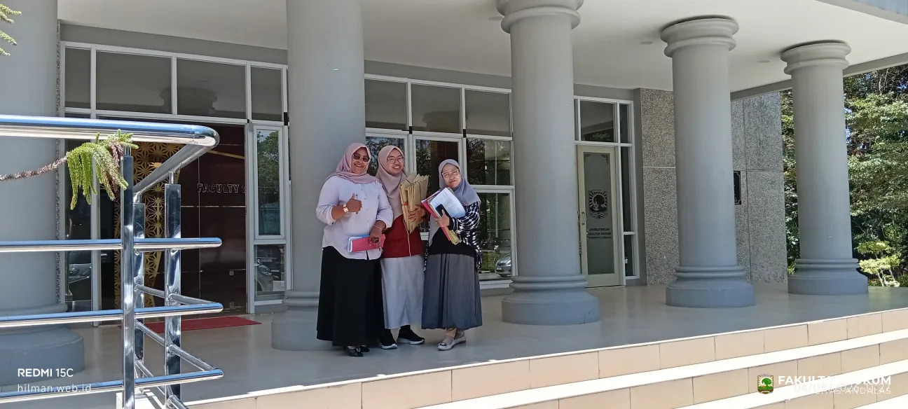 Foto 1 Sekretariat ujian uts gedung Tahir