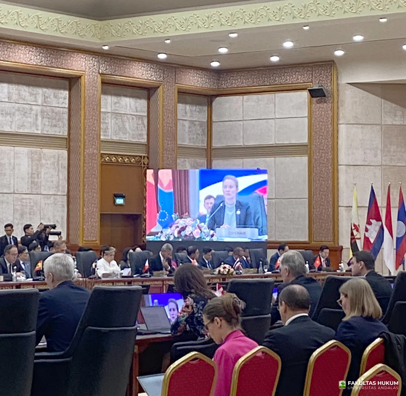 Foto 6 Bunga Anisah Putri Wakili FH UNAND di Forum ASEAN–EU di Brunei
