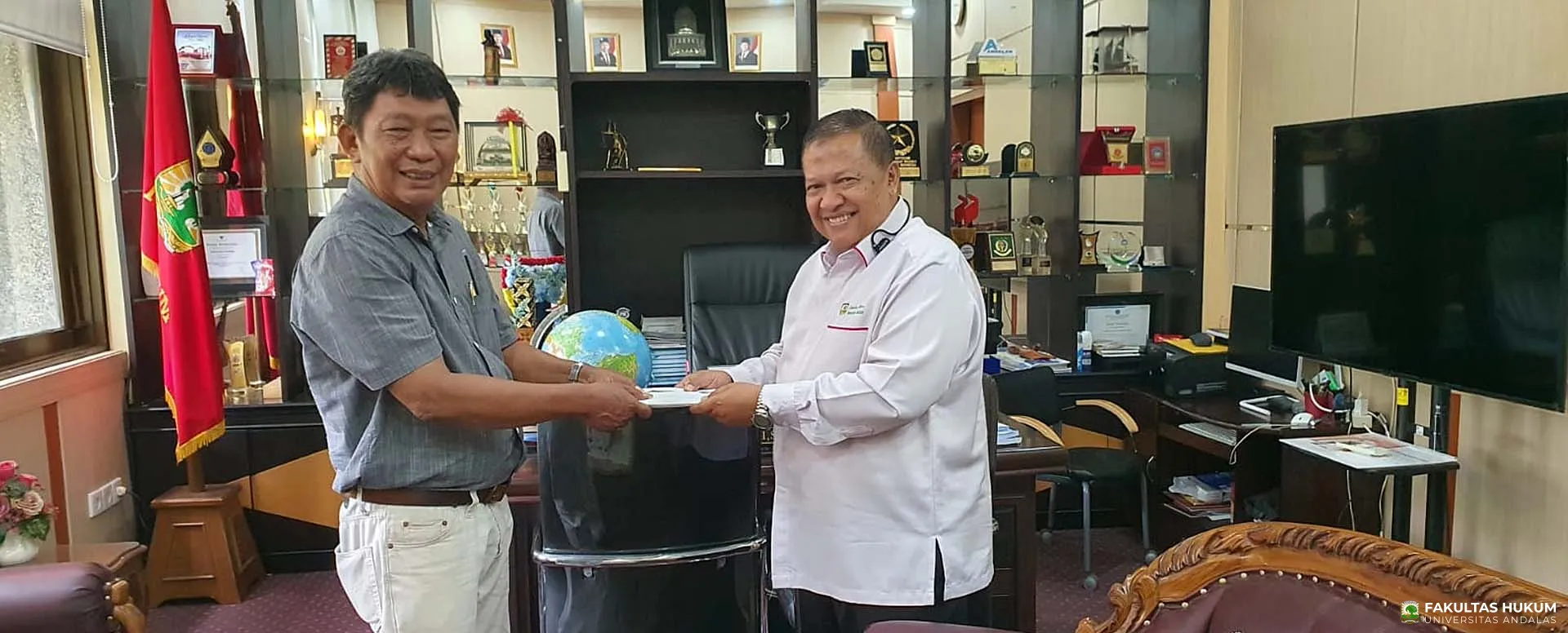 Daging Qurban dari DPP IKA Alumni Fakultas Hukum