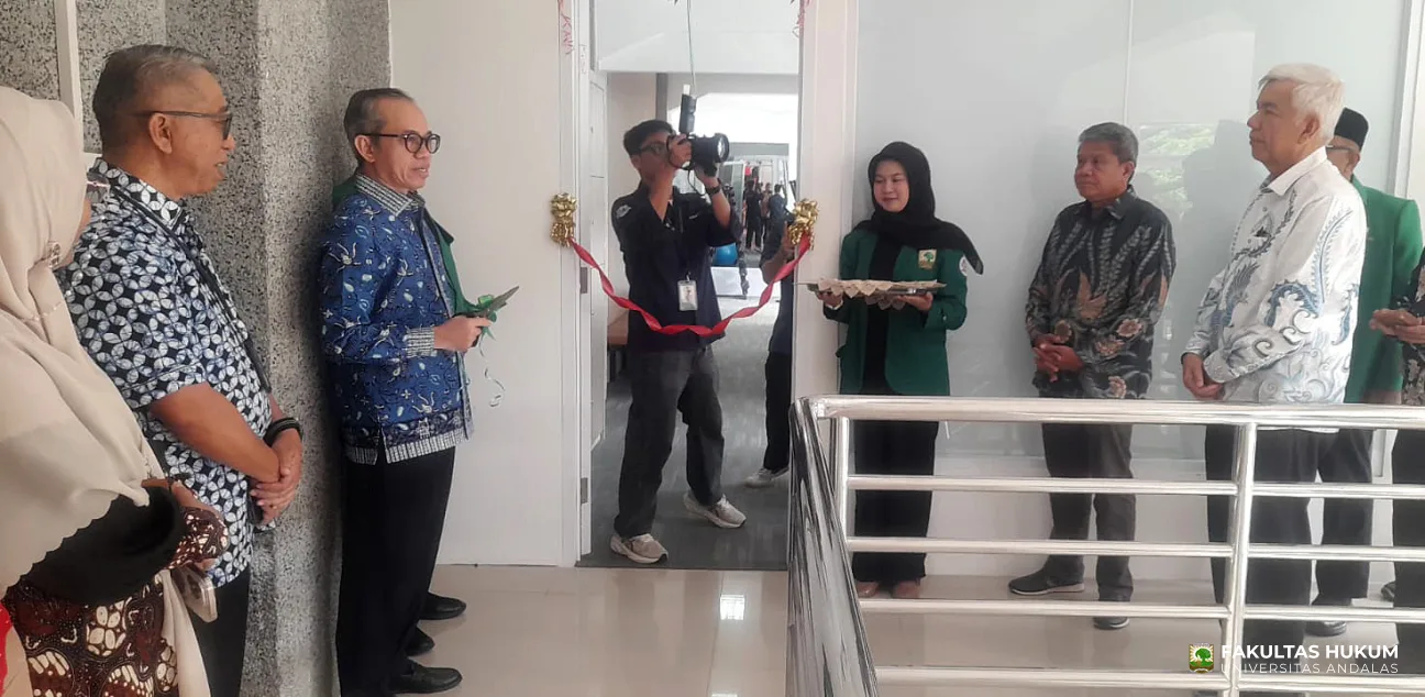 Foto 4 Peresmian Ruang Olahraga serta Ruang Podcast Fakultas Hukum