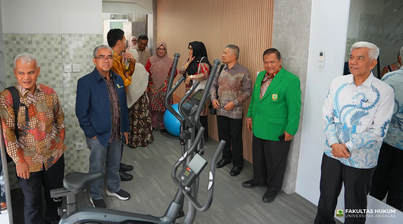 Foto 2 Rektor Unand Resmikan Fitness Centre dan Ruang Podcast FH