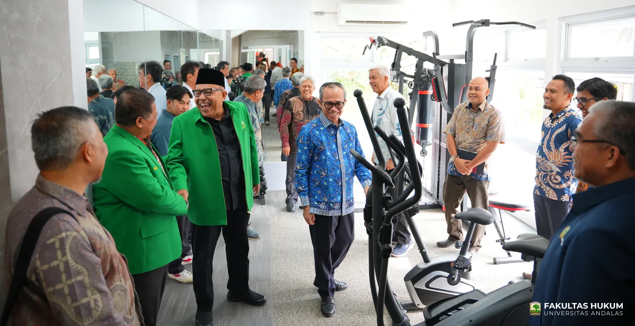 Foto 4 Rektor Unand Resmikan Fitness Centre dan Ruang Podcast FH