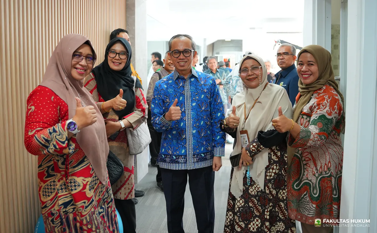 Foto 5 Rektor Unand Resmikan Fitness Centre dan Ruang Podcast FH