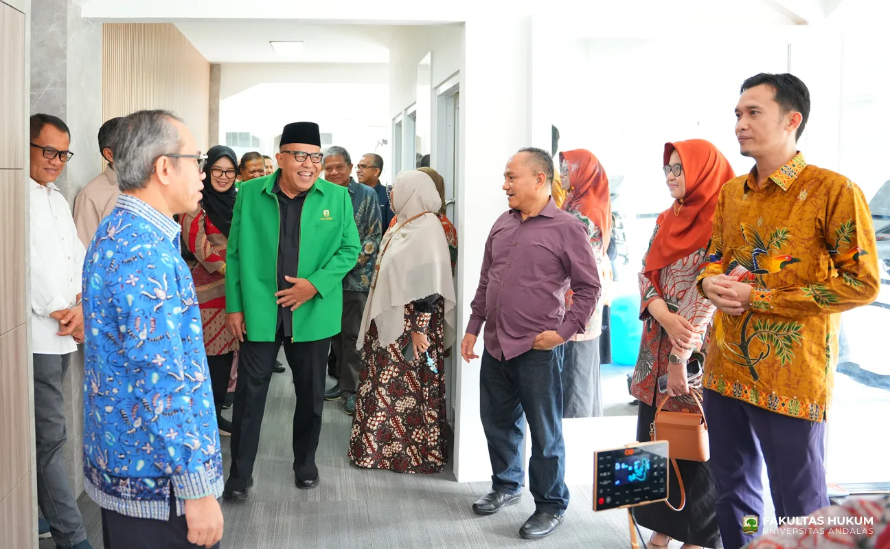 Foto 6 Rektor Unand Resmikan Fitness Centre dan Ruang Podcast FH
