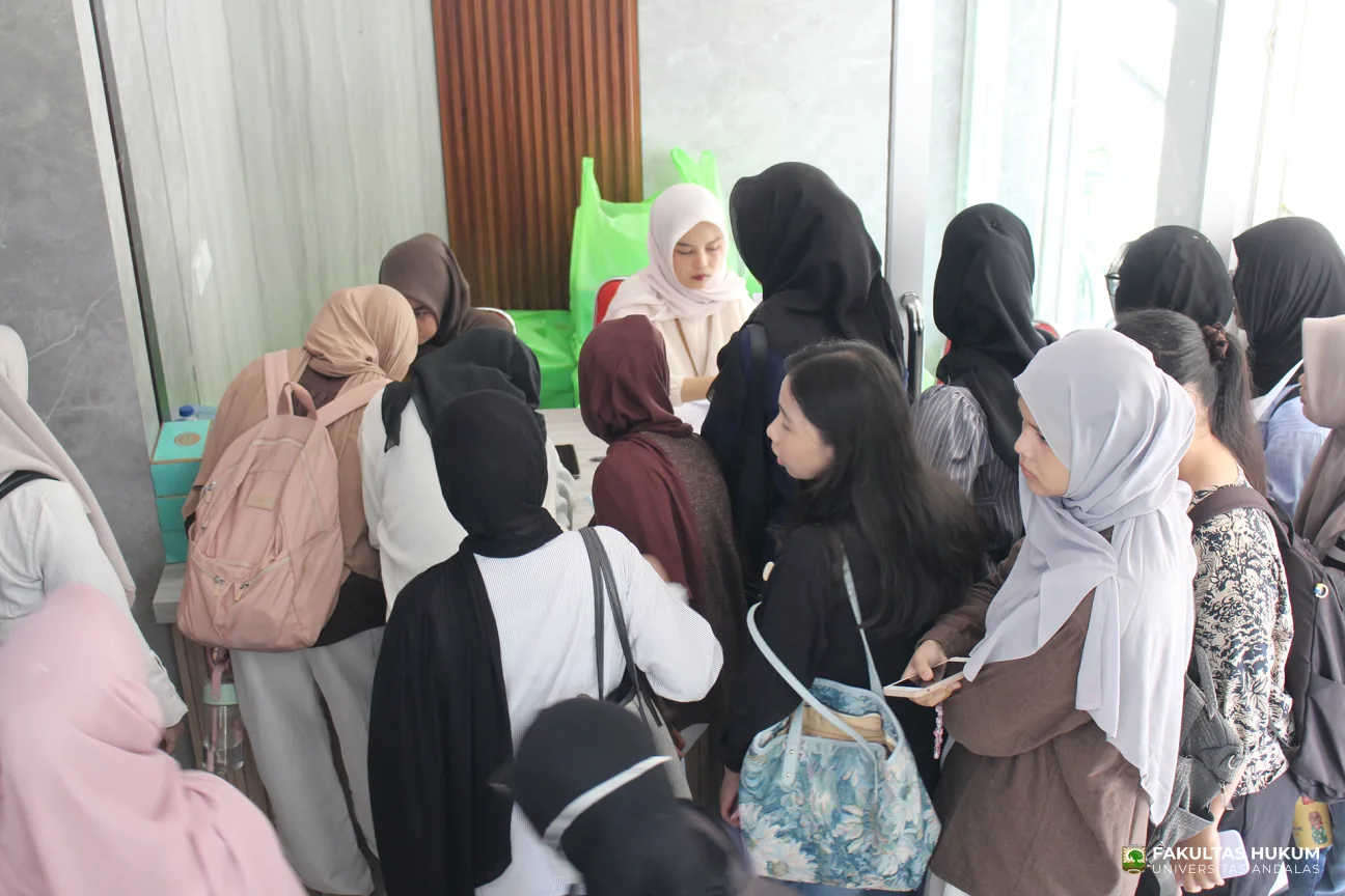 Foto 13 Seminar dan Penguatan Kapasitas HAM bagi Mahasiswa