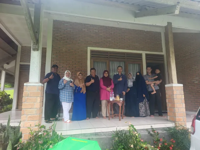 Melalui kegiatan family gathering ini, diharapkan terjalin hubungan yang semakin harmonis dan solid antara seluruh civitas akademika di lingkungan departemen hukum administrasi negara.