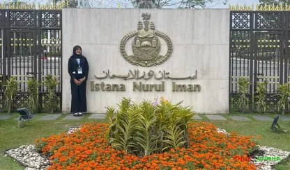 Bunga Anisah Putri melakukan kunjungan ke Istana Nurul Iman...