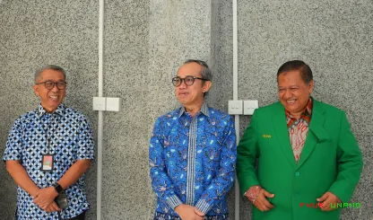 Foto 4 Rektor Universitas Andalas (Unand), Efa Yonnedi,...