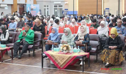 Foto 15 Kegiatan seminar dan penguatan kapasitas HAM bagi...