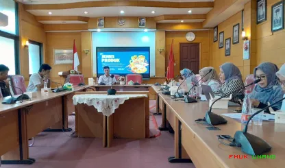 Foto 2 Wawancara dan presentasi pihak yang berminat untuk...