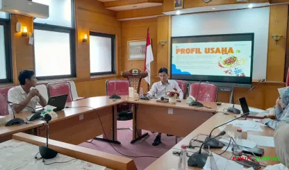 Foto 4 Wawancara dan presentasi pihak yang berminat untuk...