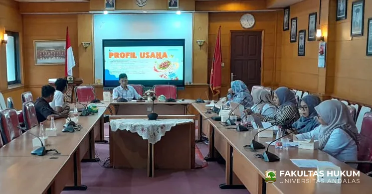 Foto 1 Wawancara dan Presentasi