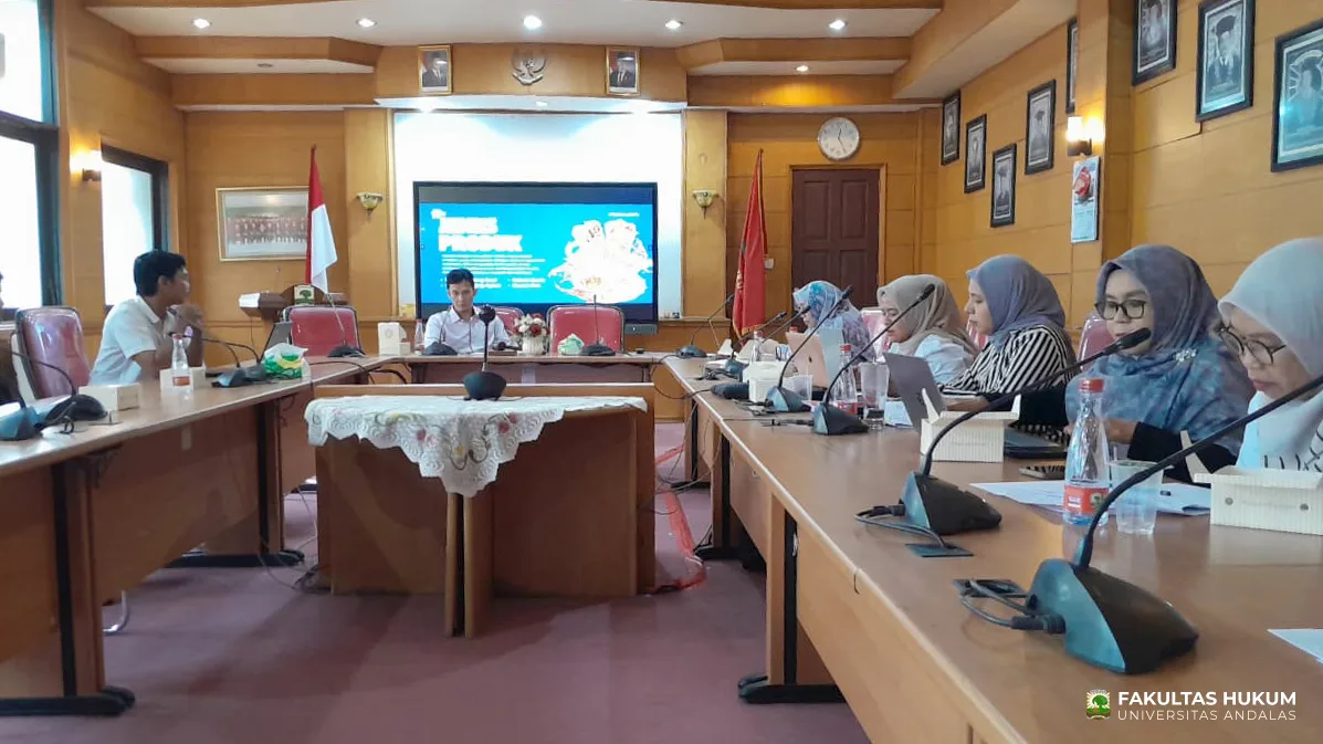 Foto 3 Wawancara dan Presentasi