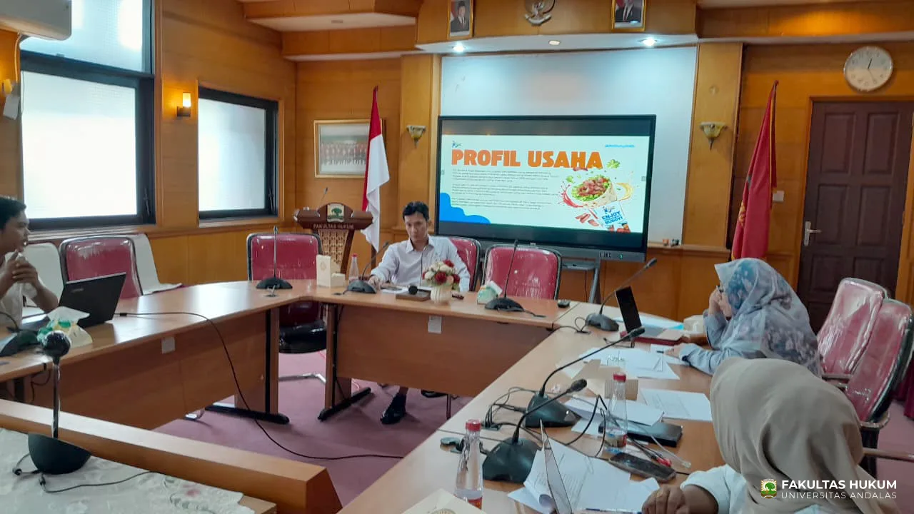 Foto 8 Wawancara dan Presentasi