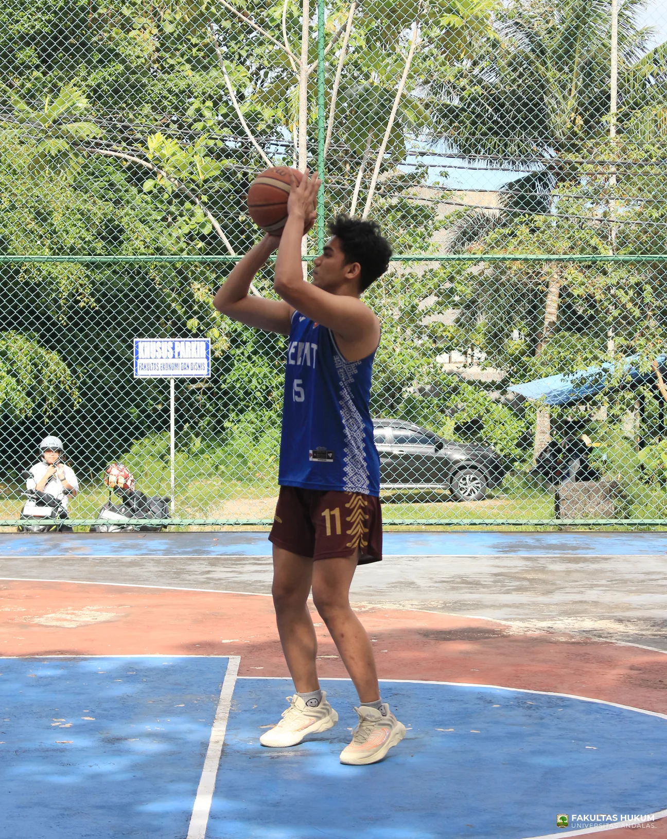 Foto 6 Kejuaraan Basket Antar Angkatan/Tingkat Se-Fakultas Hukum