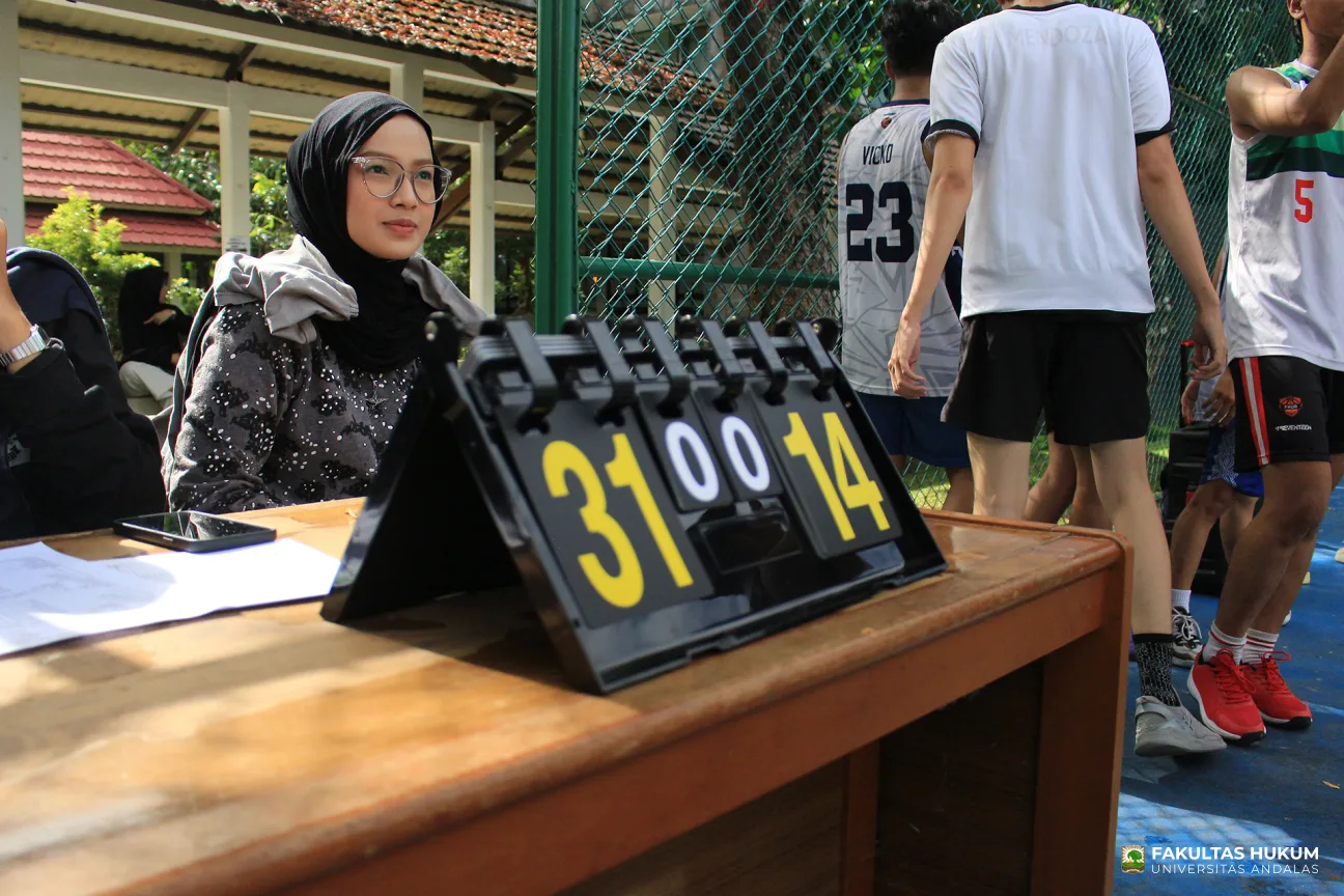 Foto 11 Kejuaraan Basket Antar Angkatan/Tingkat Se-Fakultas Hukum