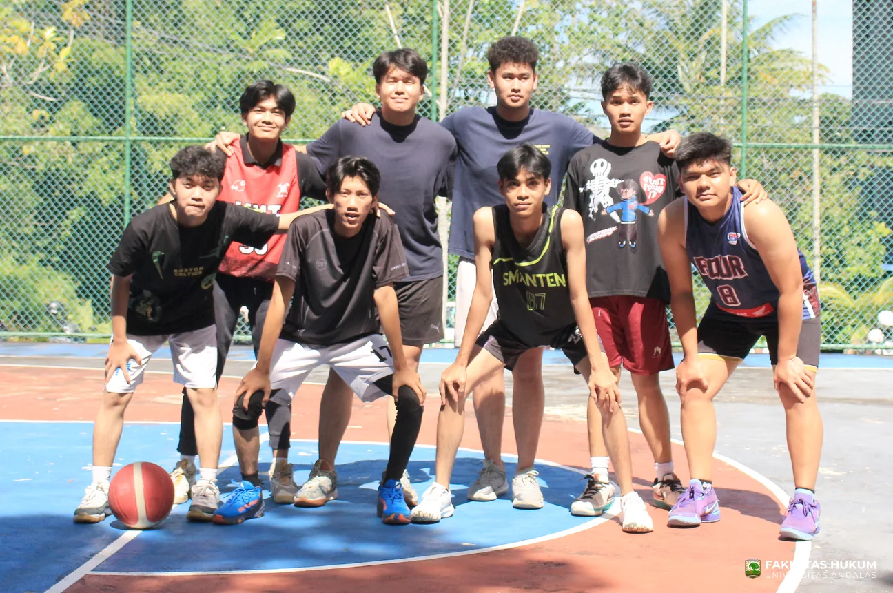 Foto 16 Kejuaraan Basket Antar Angkatan/Tingkat Se-Fakultas Hukum