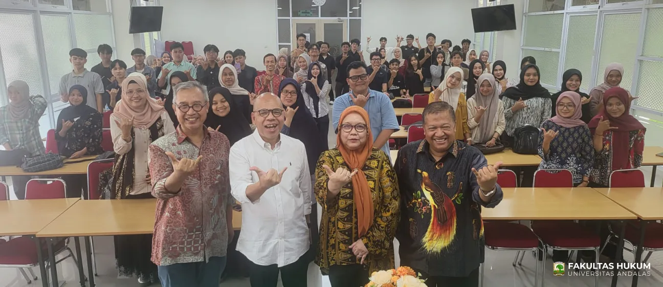 Foto 1 Foto Bersama Kuliah Umum Hukum Perlindungan Data