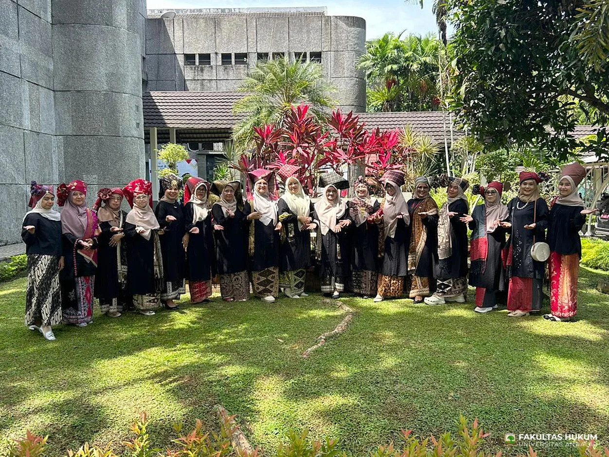 Foto 9 Pertemuan Rutin ke-20 Dharma Wanita Fakultas Hukum UNAND