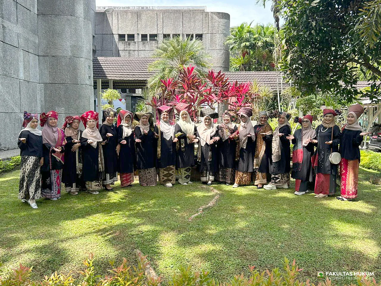 Foto 11 Pertemuan Rutin ke-20 Dharma Wanita Fakultas Hukum UNAND