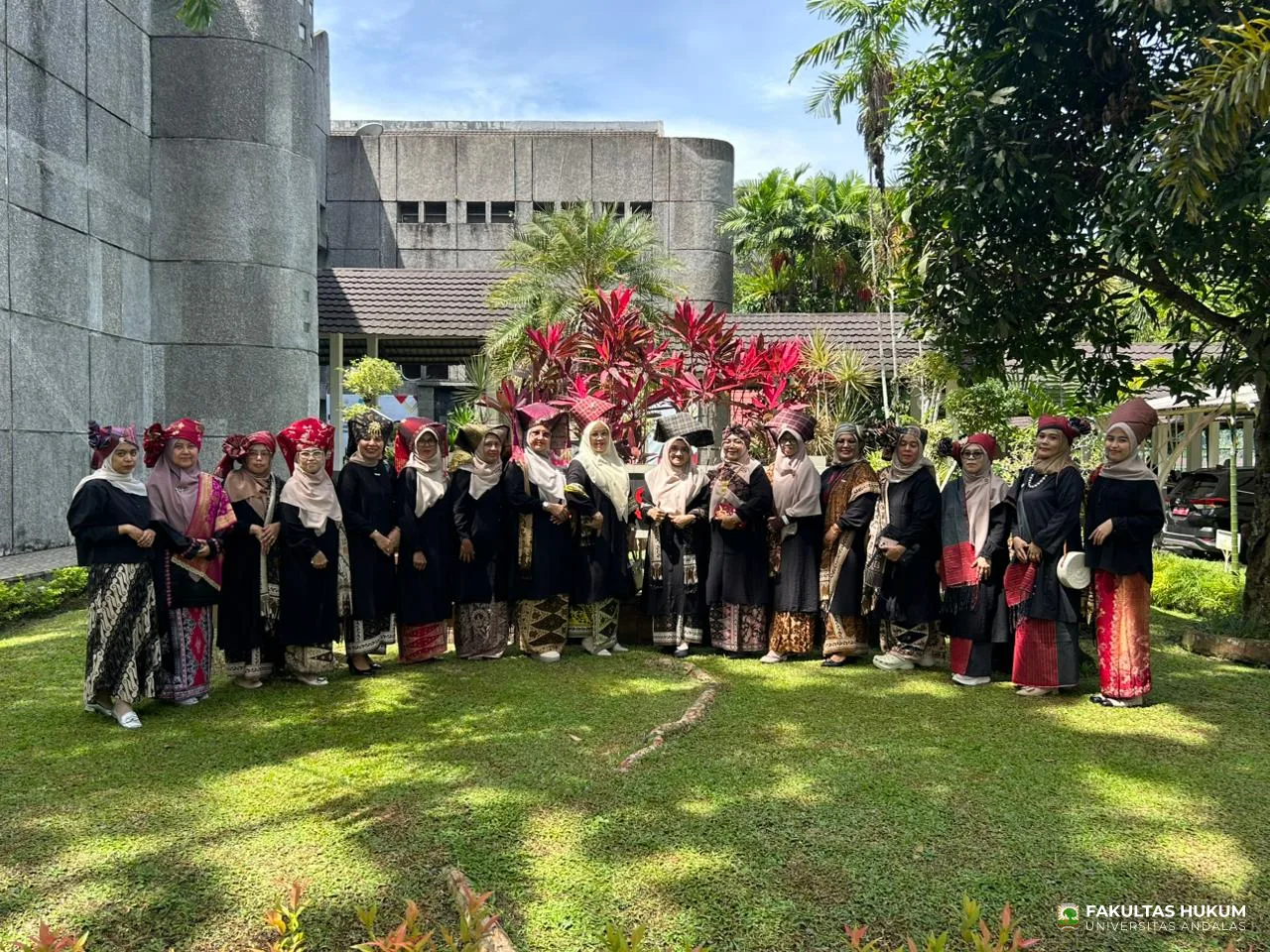 Foto 14 Pertemuan Rutin ke-20 Dharma Wanita Fakultas Hukum UNAND