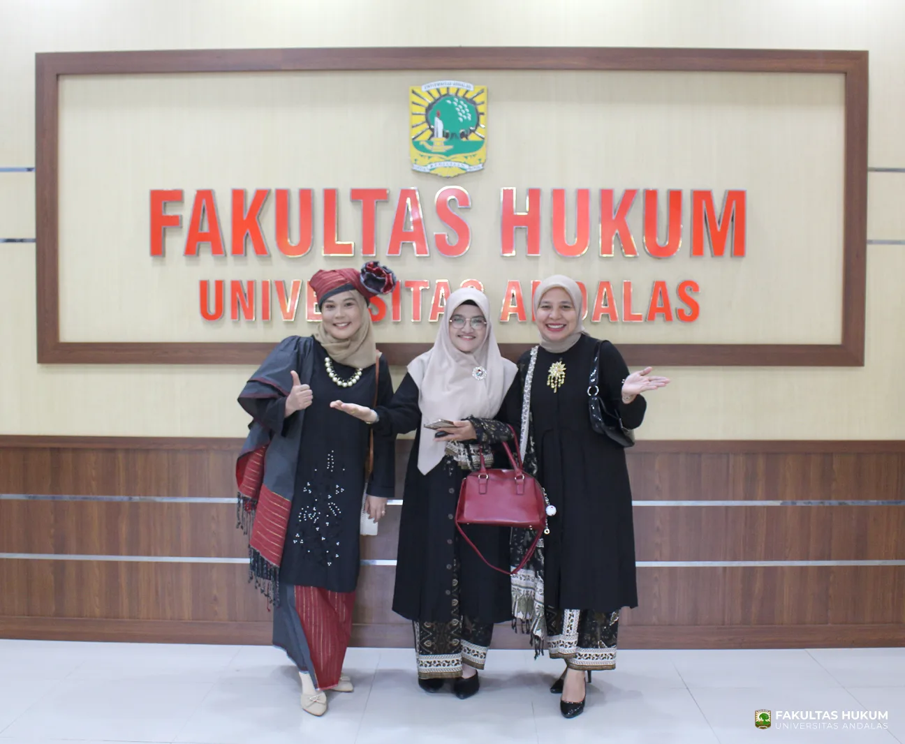 Foto 1 Tingkuluak Bundo Kanduang