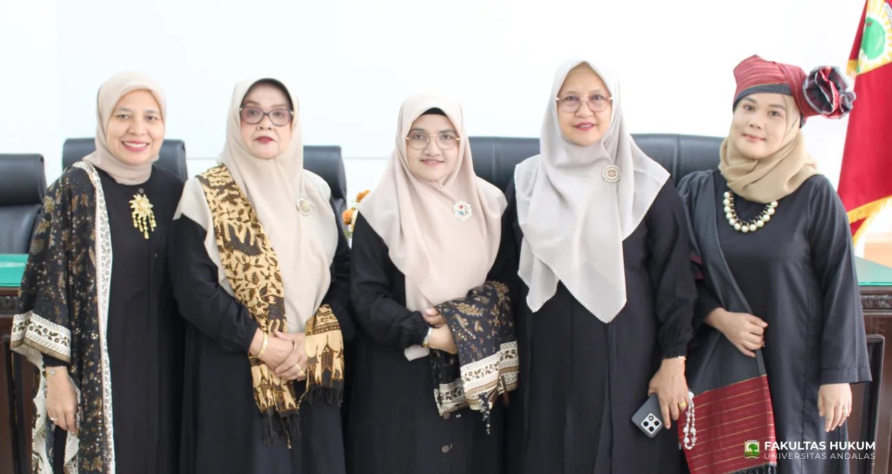 Foto 3 Tingkuluak Bundo Kanduang