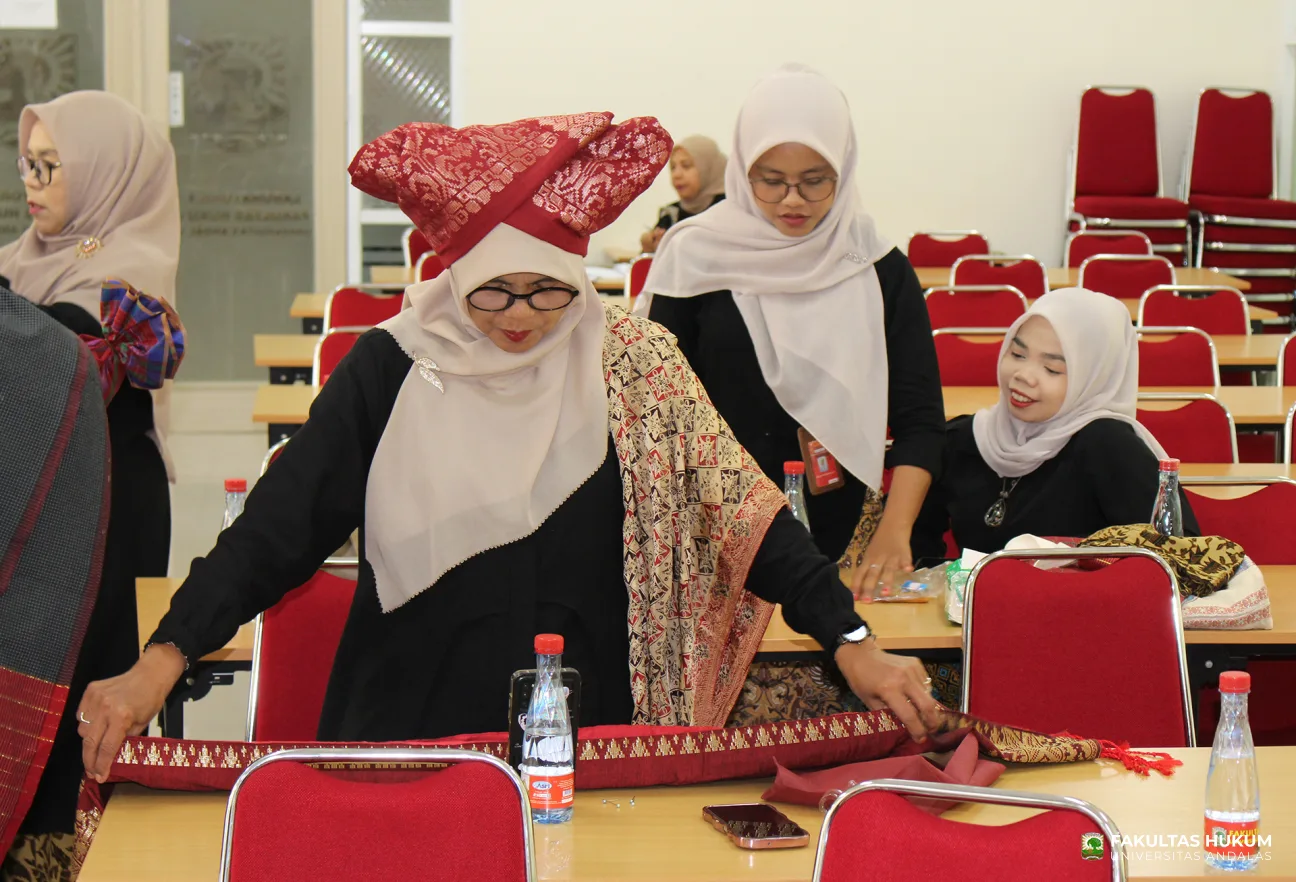 Foto 16 Tingkuluak Bundo Kanduang