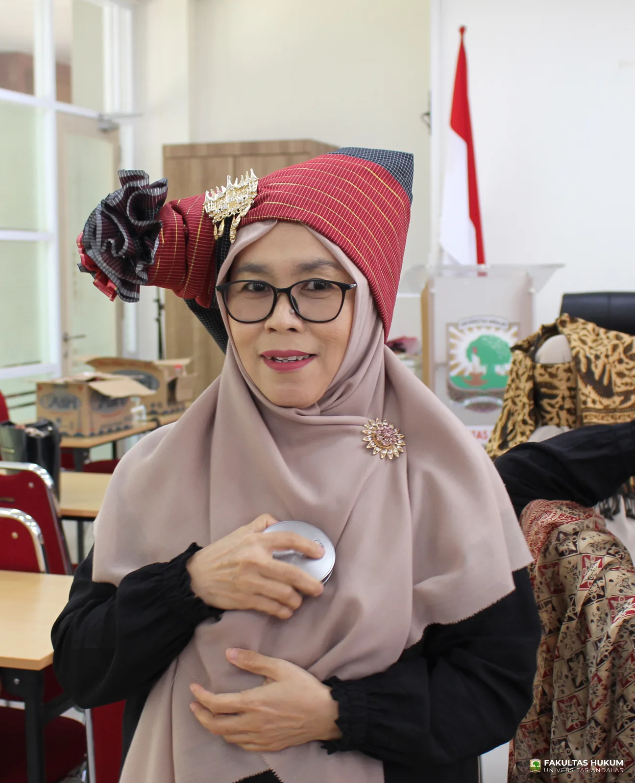 Foto 17 Tingkuluak Bundo Kanduang