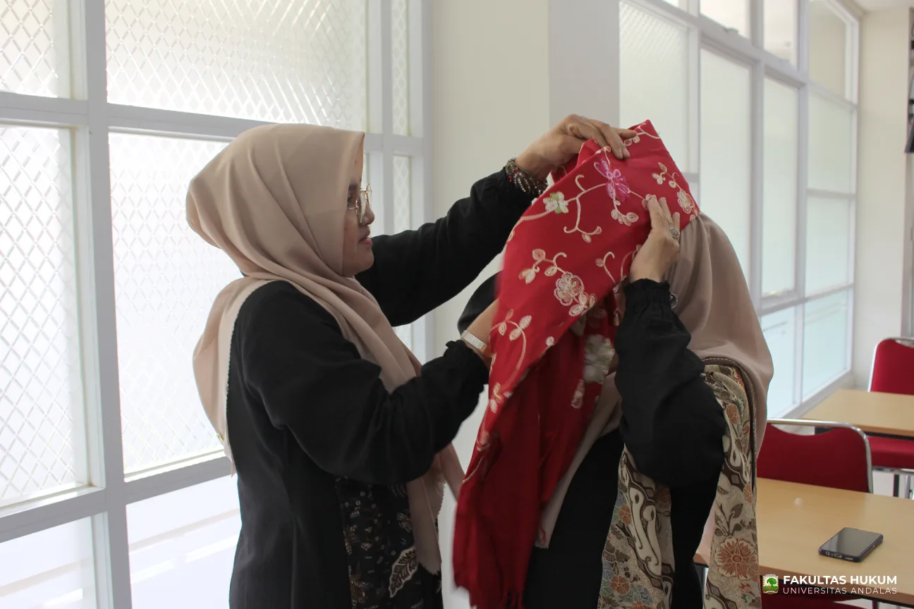 Foto 25 Tingkuluak Bundo Kanduang