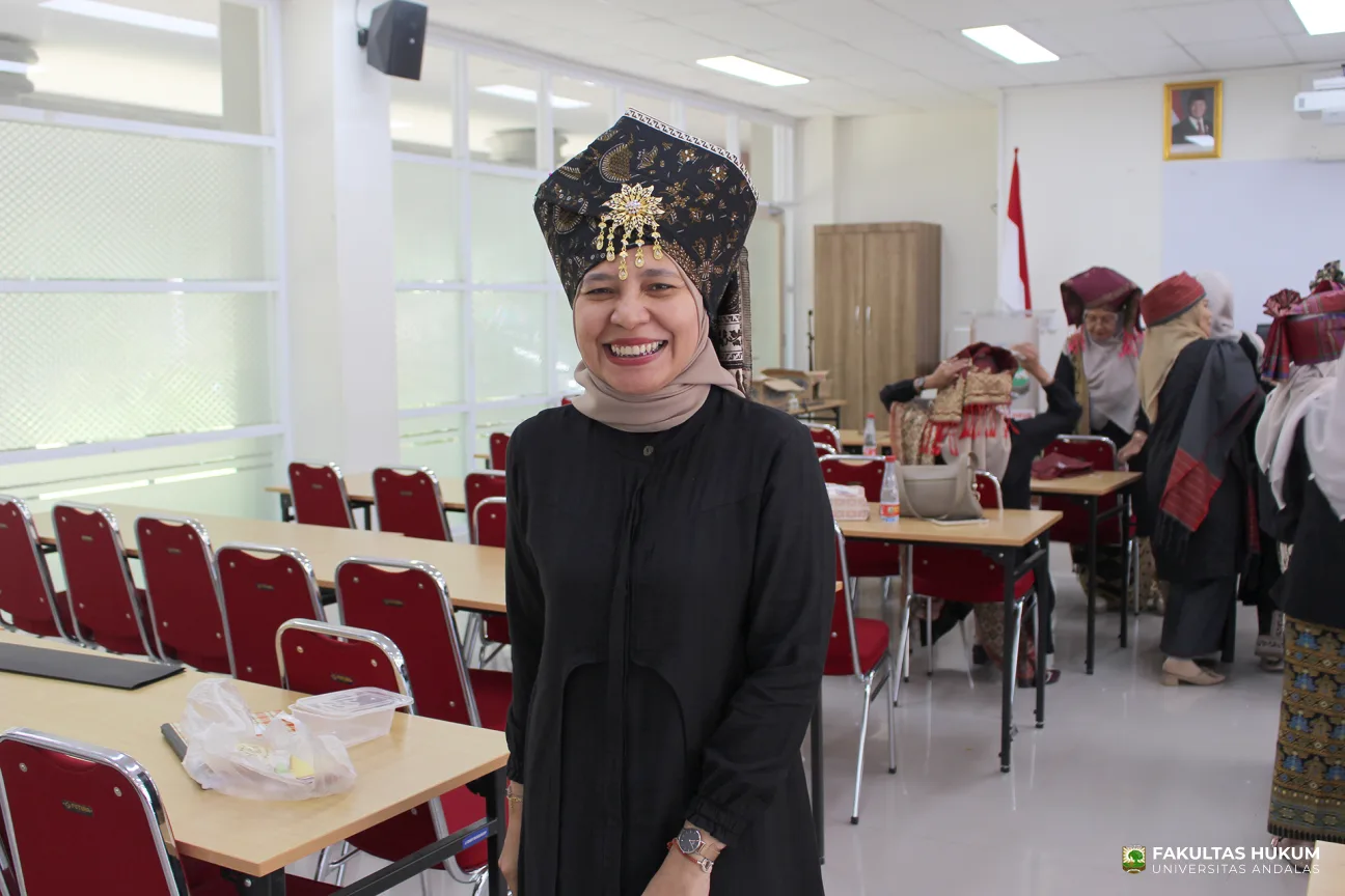Foto 29 Tingkuluak Bundo Kanduang