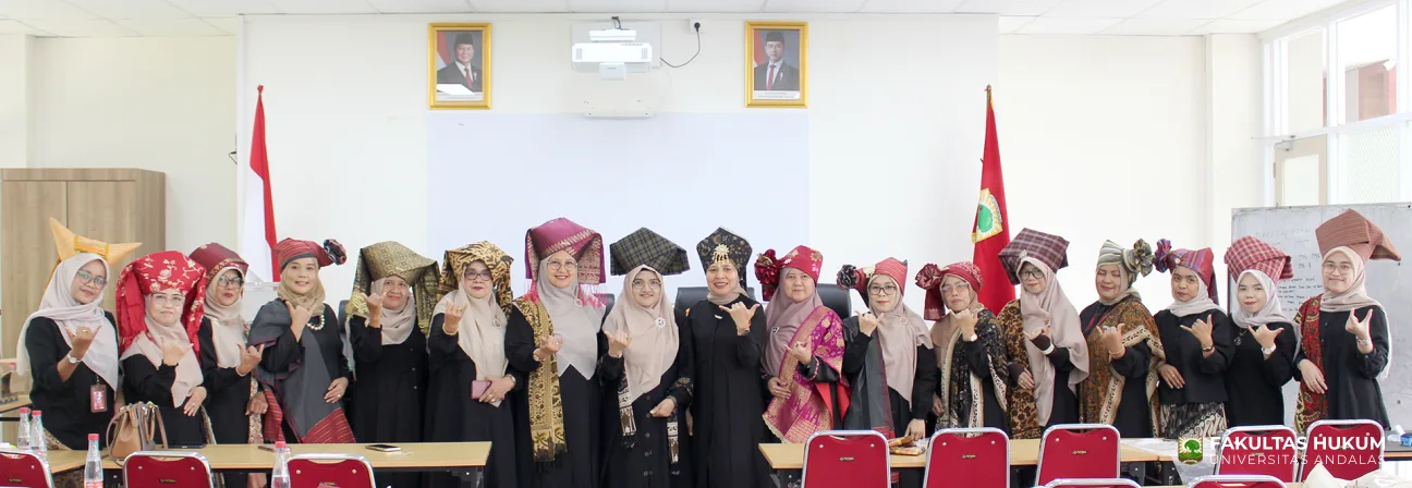 Foto 32 Tingkuluak Bundo Kanduang