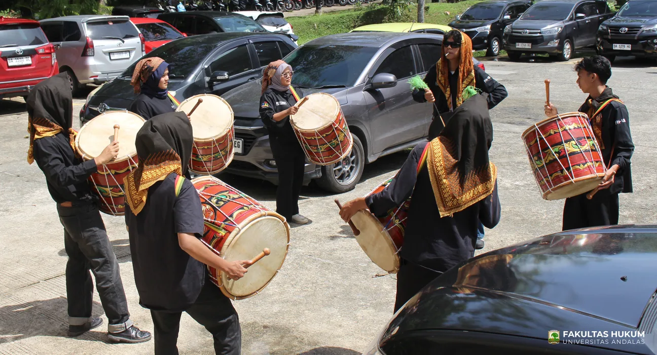 Foto 38 Tingkuluak Bundo Kanduang
