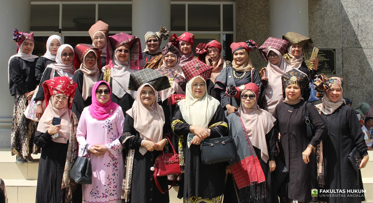 Foto 40 Tingkuluak Bundo Kanduang