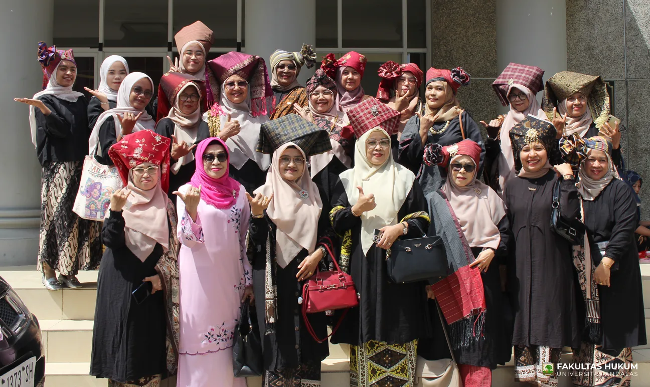 Foto 42 Tingkuluak Bundo Kanduang