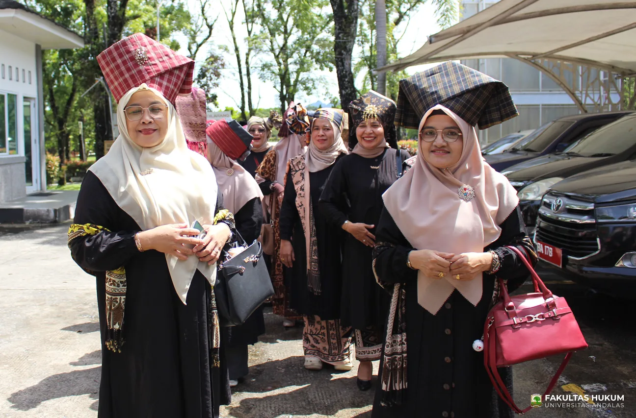 Foto 49 Tingkuluak Bundo Kanduang