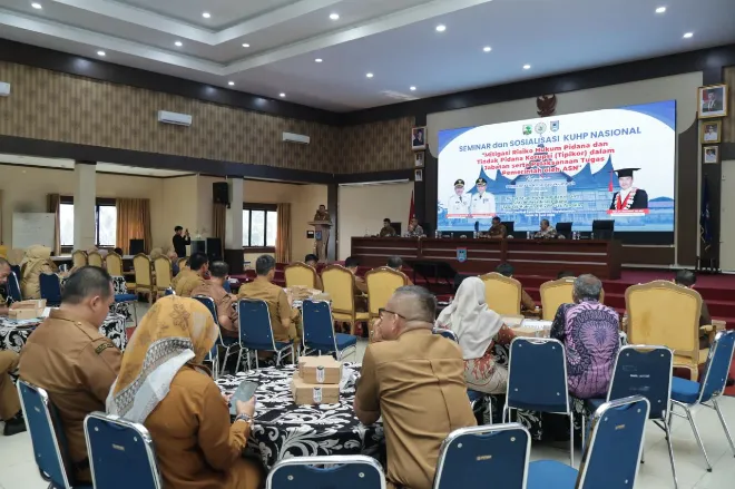 Pemerintah kota payakumbuh memperkuat pemahaman hukum aparatur sipil negara melalui seminar mitigasi risiko pidana dan tindak pidana korupsi dalam jabatan bersama fakultas hukum universitas andalas.