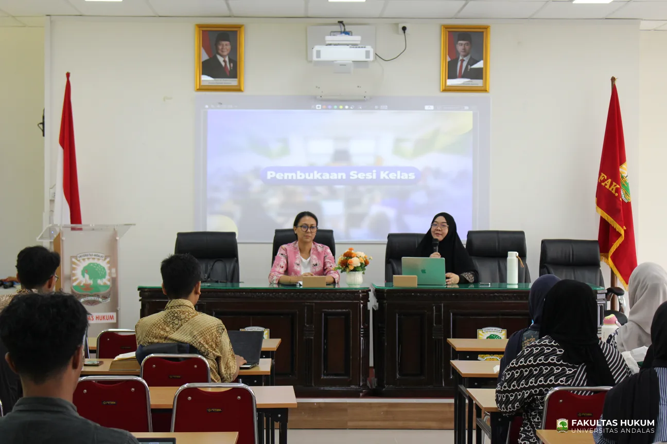 Foto 1 Praktisi Mengajar Hukum Diplomatik dan Konsuler