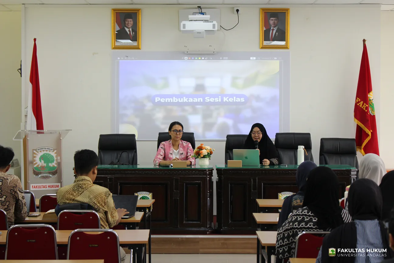 Foto 2 Praktisi Mengajar Hukum Diplomatik dan Konsuler