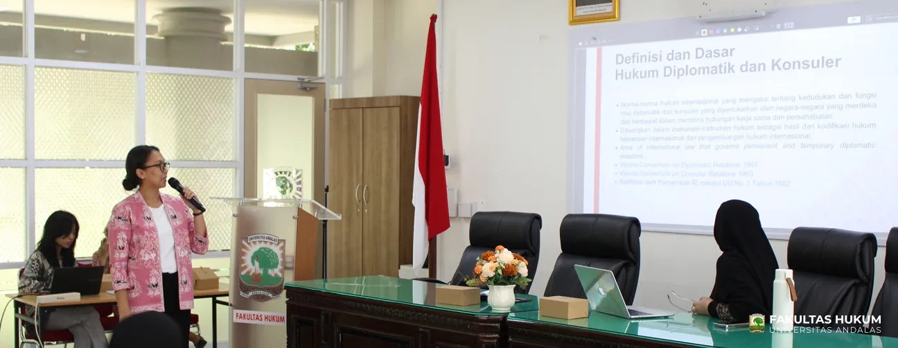 Foto 4 Praktisi Mengajar Hukum Diplomatik dan Konsuler