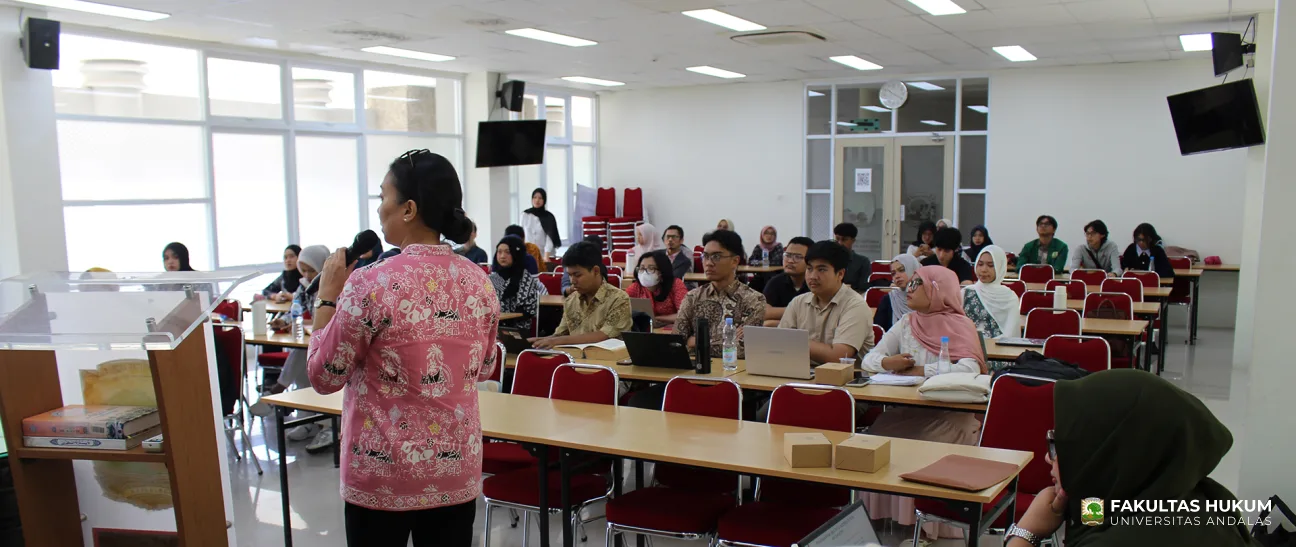 Foto 11 Praktisi Mengajar Hukum Diplomatik dan Konsuler