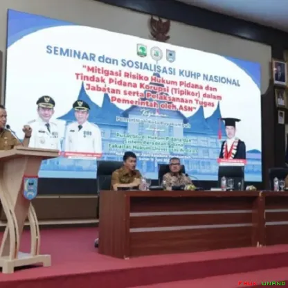 Wakil Wali Kota Payakumbuh Elzadaswarman memberi sambutan...
