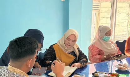 Foto 8 Kegiatan Pengabdian kepada Masyarakat bertajuk...