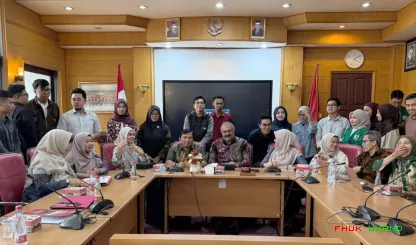 Foto 3 Menghadirkan narasumber terkemuka di bidang kajian...