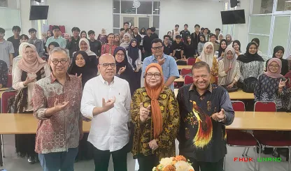 Foto 3 Narasumber 1. Prof. Dr. Abu Bakar Munir, LL.B, Ph.D...