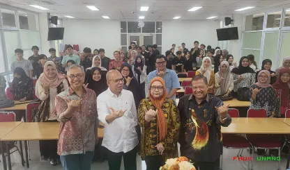 Foto 5 Narasumber 1. Prof. Dr. Abu Bakar Munir, LL.B, Ph.D...