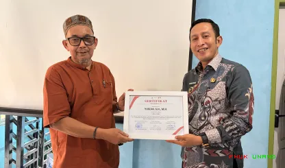 Foto 8 Kegiatan Pengabdian kepada Masyarakat bertajuk...