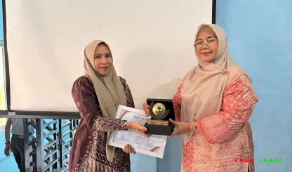 Foto 11 Kegiatan Pengabdian kepada Masyarakat bertajuk...