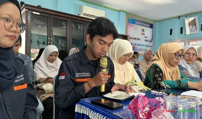 Foto 12 Kegiatan Pengabdian kepada Masyarakat bertajuk...
