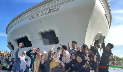 Foto 16 Kegiatan Pengabdian kepada Masyarakat bertajuk...